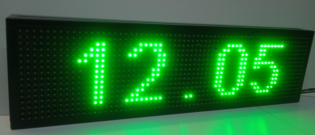 Часы настенные 67 на 19см зеленого свечения с датчиком температуры
