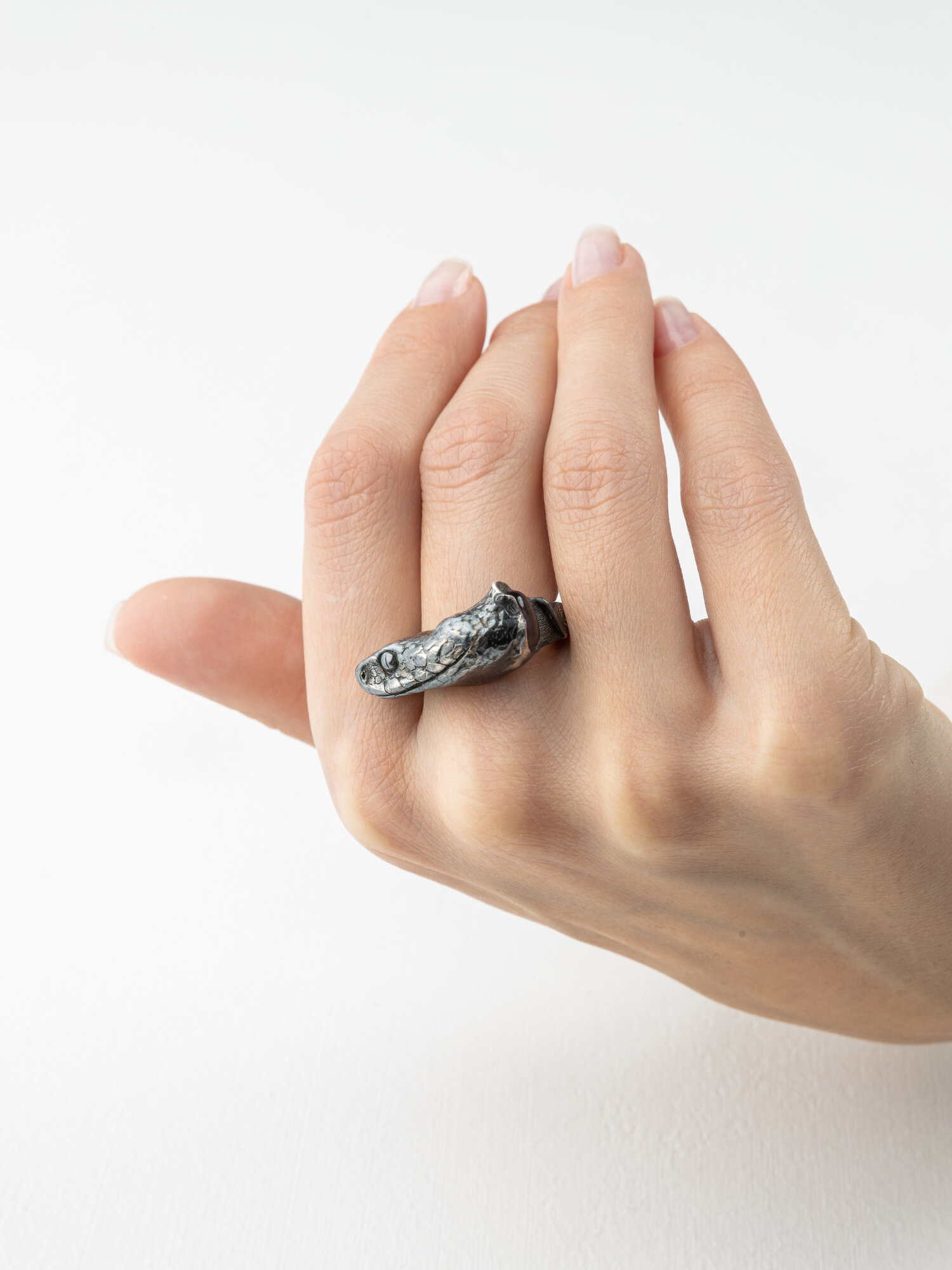 Перстень, серебро, 925 проба, оксидирование, аметист