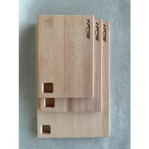 Разделочная доска прямоугольная с ручкой малая 25*17*2 см БУК