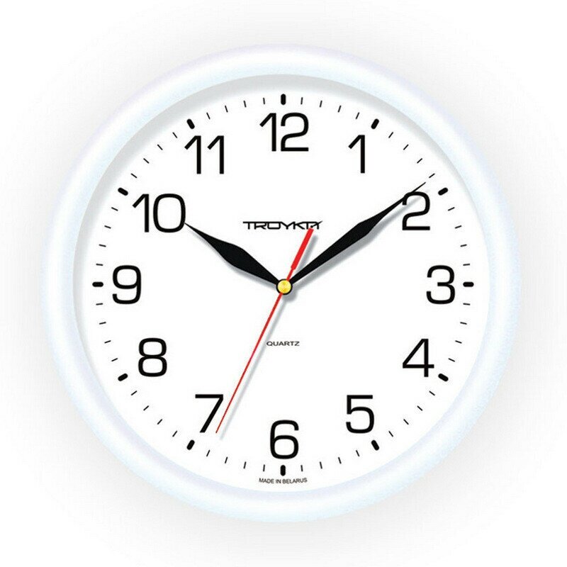 Часы настенные TROYKA 21210213 арабские цифры белые круглые обод белый 290мм плавный ход