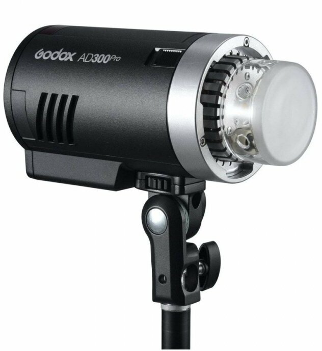 Вспышка аккумуляторная Godox Witstro AD300Pro с поддержкой TTL 3
