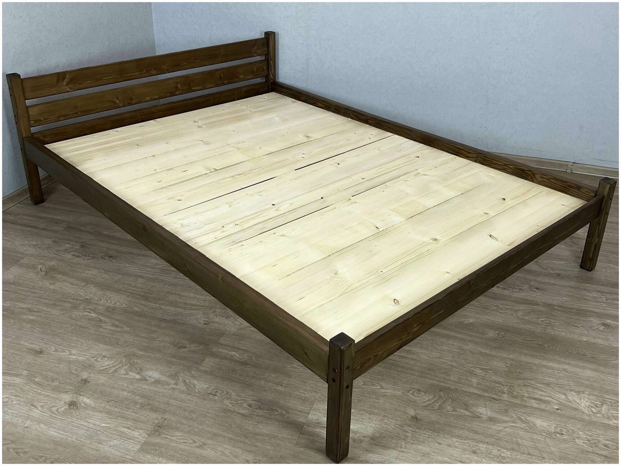 Кровать двуспальная Классика из массива сосны со сплошным основанием, 200х180 см (габариты 210х190), цвет темный дуб