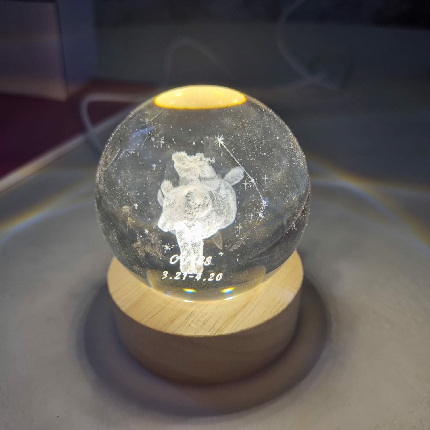 Хрустальный шар ночник Знак зодиака "Овен" с 3D лазерной гравировкой - фотография № 9