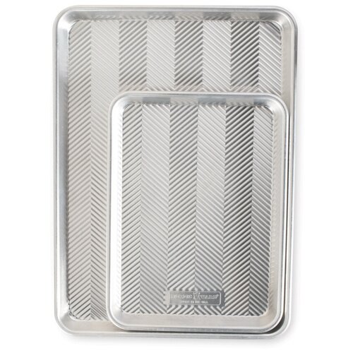 Набор противней Nordic Ware Prism с рифленым дном 30х22см и 43х31см,Н2,5см, 2 шт, алюминий