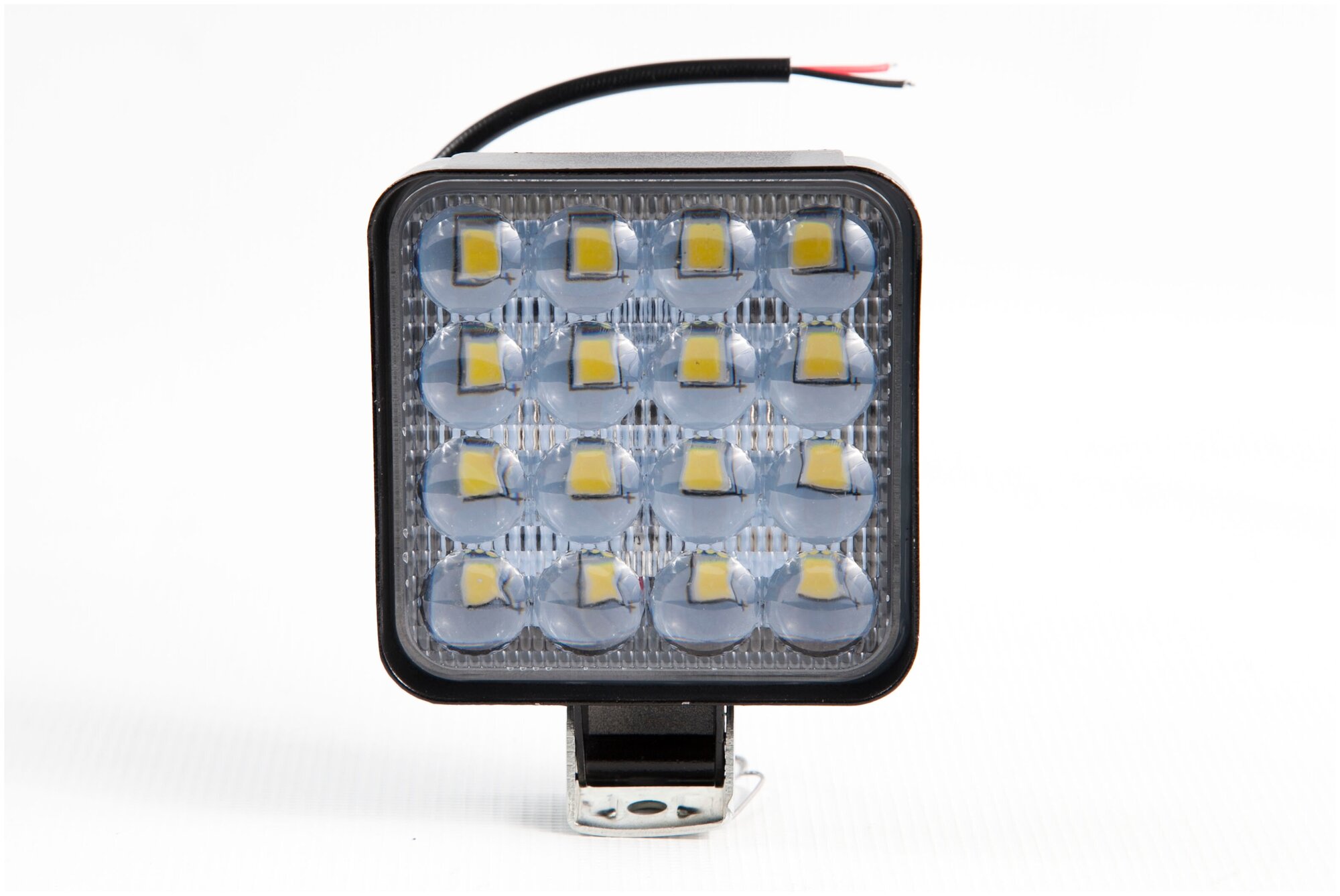 Фара LED mini 12-24V, 16 светодиодов, 80*80*25мм, направленный свет
