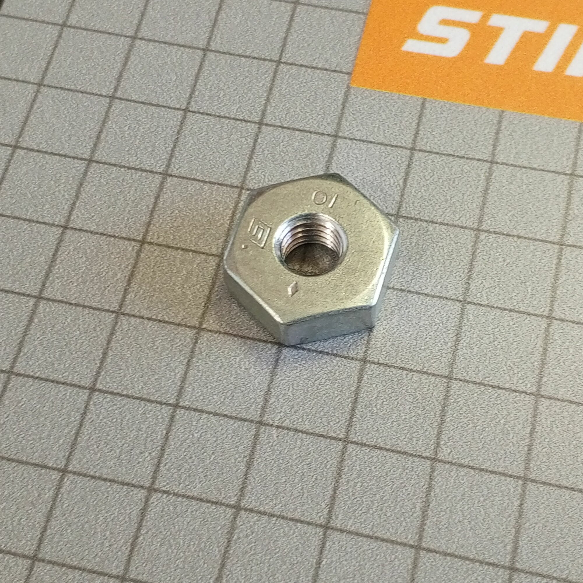 Гайка крепления шины STIHL для бензопил (М8)