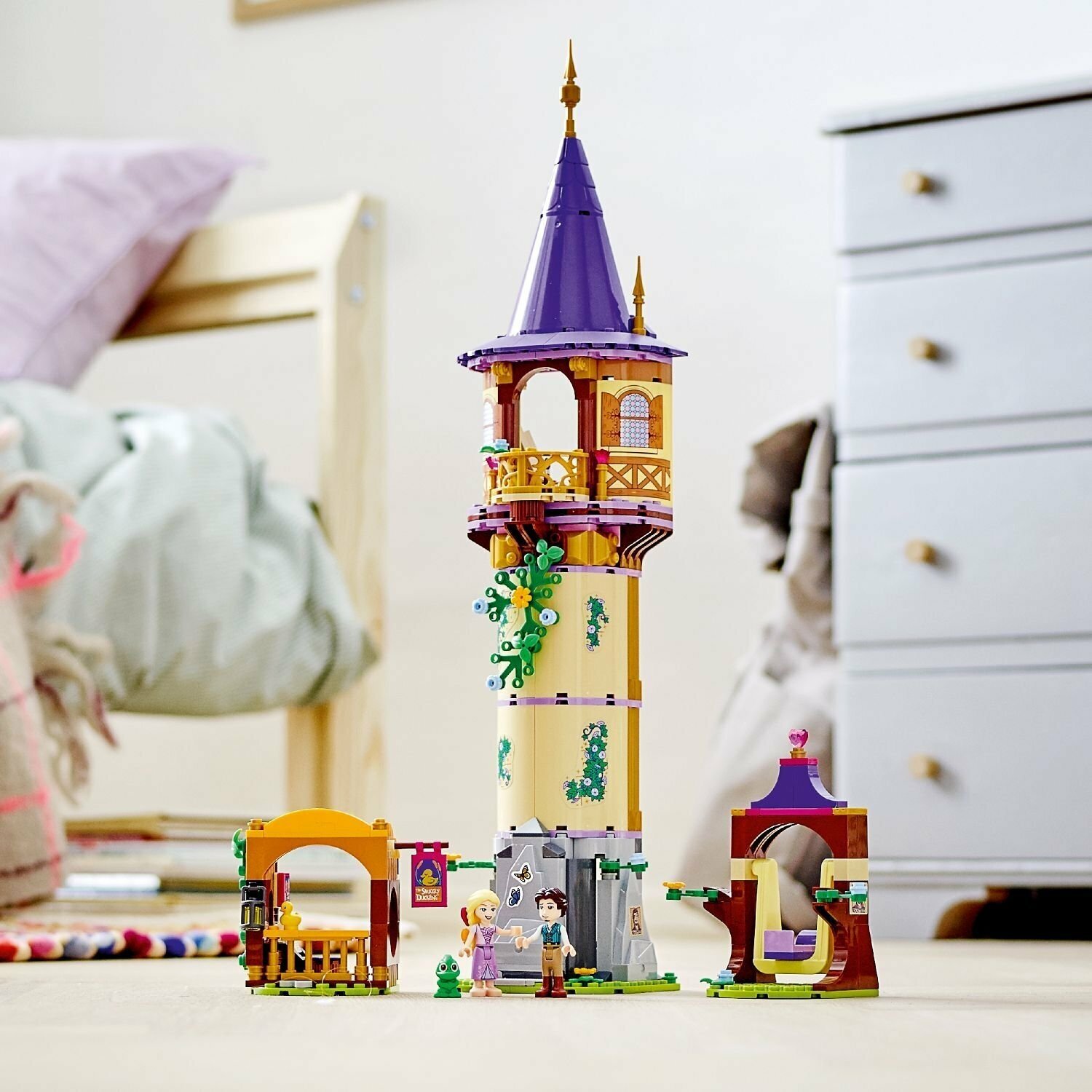 Конструктор LEGO Disney Princess 43187 Башня Рапунцель, 369 дет. - фотография № 20