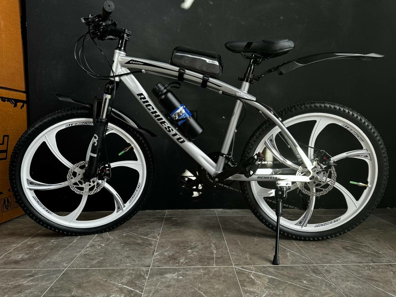Велосипед горный RICHIESTO 24" колёса Алюминиевые кованные литые диски Спортивный серо-черный матовый