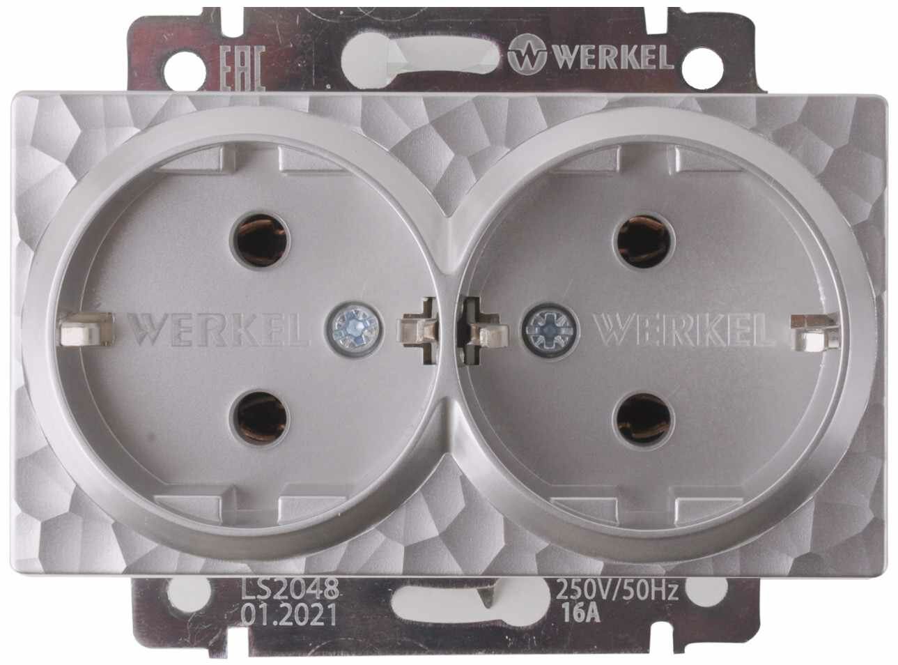 фото Розетка двойная встраиваемая Werkel Hammer с заземлением цвет серебряный