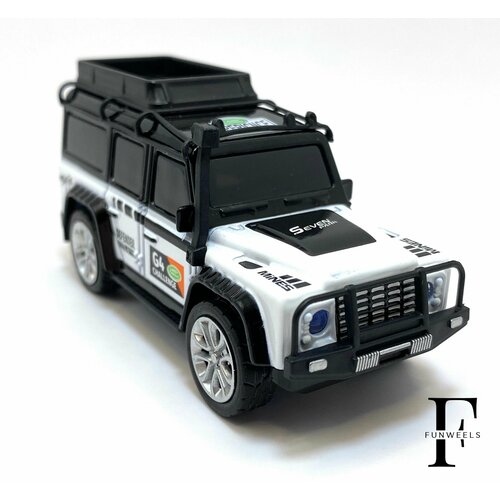 Металлическая Радиоуправляемая Модель Land Rover Defender (Лэнд Ровер Дефендер) / Масштаб 1:64