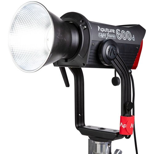 Осветитель Aputure LS 600d V-mount светодиодный 600 Вт 5600К 13239000₽