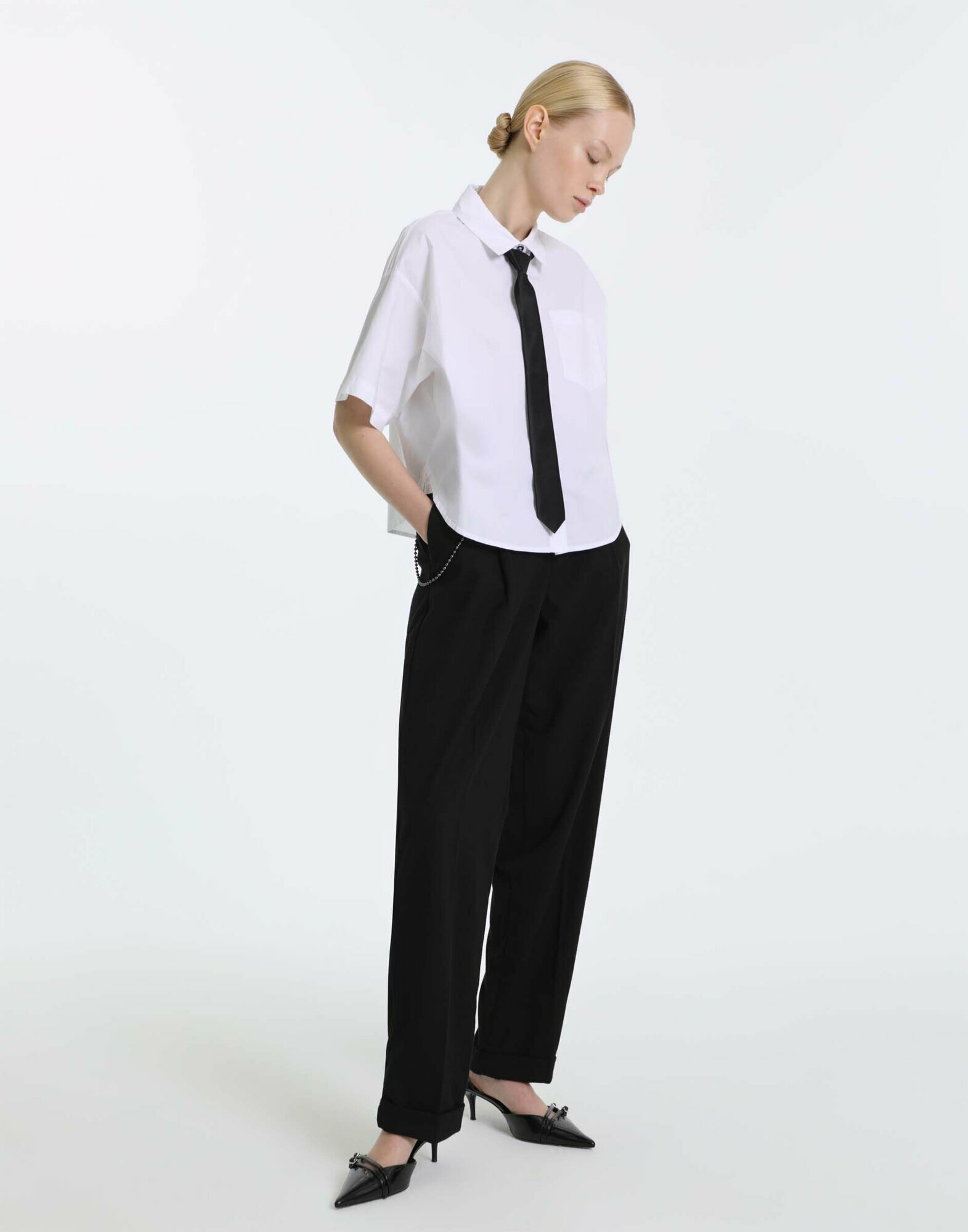 Брюки бананы Gloria Jeans GJ BLACK, размер 46/170, черный