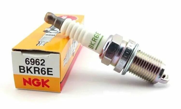 Свеча зажигания NGK BKR6E (6962) 1шт. для LADA NISSAN RENAULT Largus Logan Megane Sandero SKODA Fabia Octavia VOLKSWAGEN Golf Jetta NISSAN Almera CHERY GEELY LIFAN лада Ларгус рено Логан