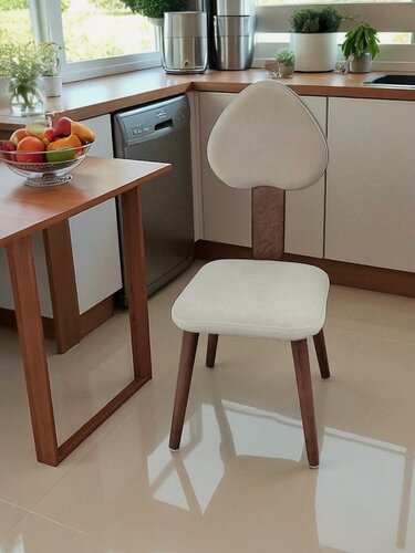 Изображение товара Детский стул Непоседа сердце кремовый, коричневые ножки, рост ребенка 120-135 см, камебель