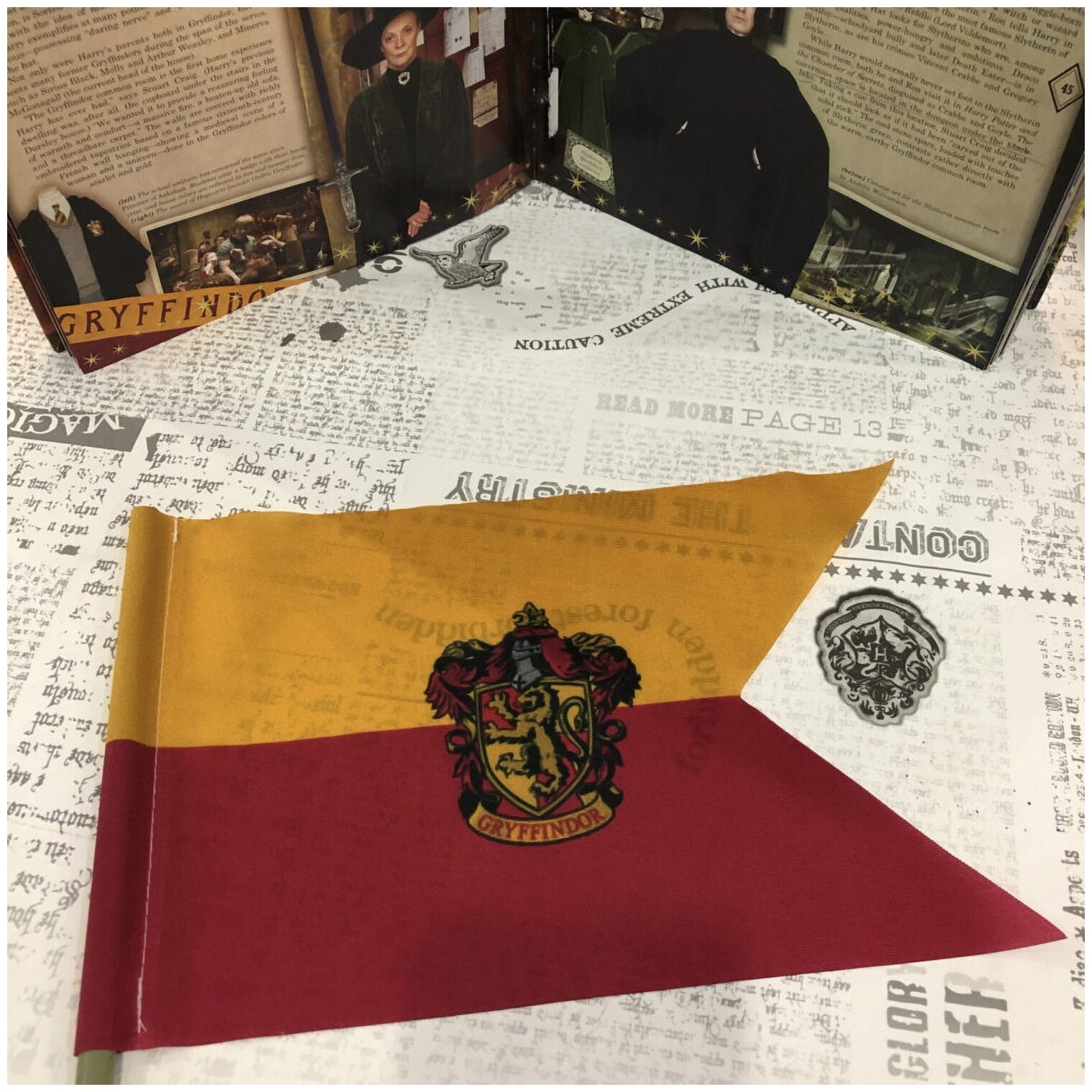 Sihir Dukkani Флаг Гарри Поттер Гриффиндор FLS026, красный/желтый - фотография № 2