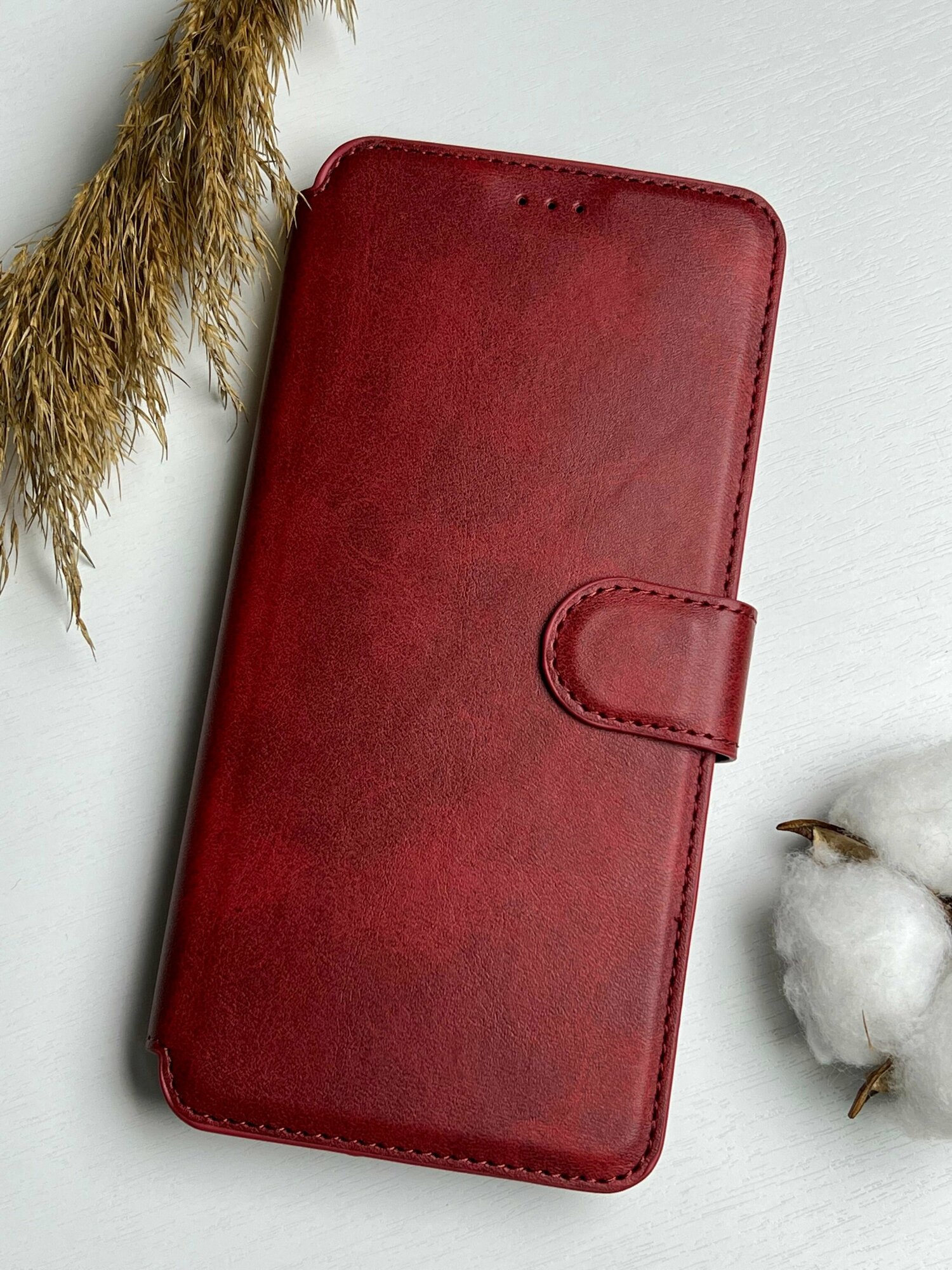 Чехол книжка для Samsung Galaxy A55 кожаный с магнитной застежкой /Самсунг Галакси А55 с хлястиком / flip чехол для Samsung A55 с функцией подставки , красный