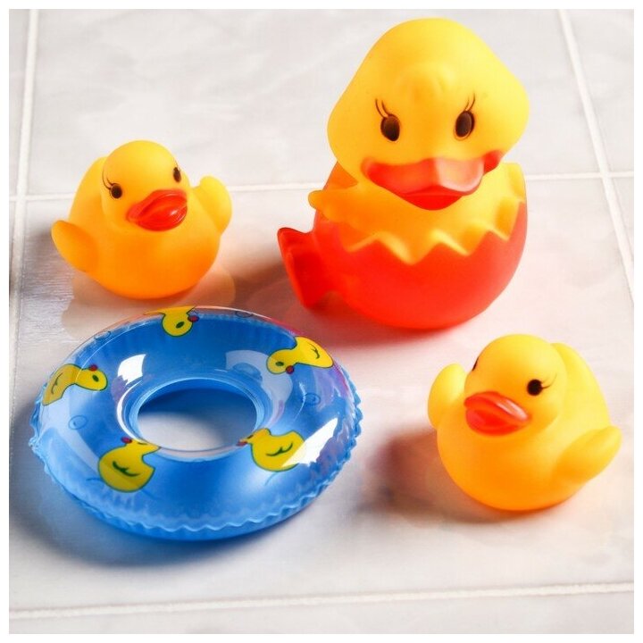 Набор игрушек для игры в ванне «Утята с кругом», 4 шт, цвет микс
