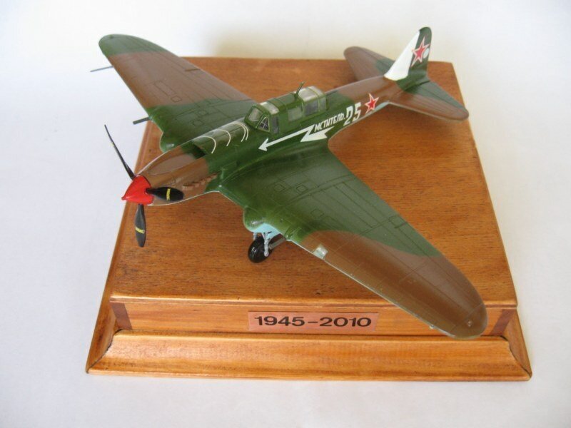 Сборная модель Звезда Самолет Ил-2 образца 1942г. - фото №9