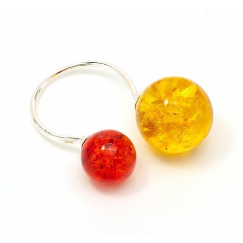 Яркое серебряное кольцо с натуральным красным и лимонным янтарем 