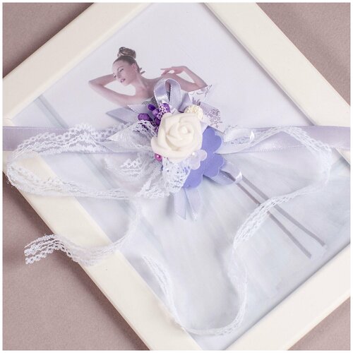 фото Свадебный браслет для невесты и свидетельницы "сюита" из сиреневых лент, с лиловым кружевом, белой розой и бумажным ветрячком свадебная мечта