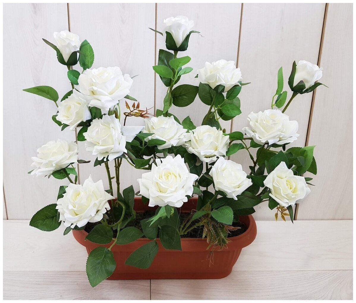 Искусственные цветы Розы в вазоне от бренда Holodilova