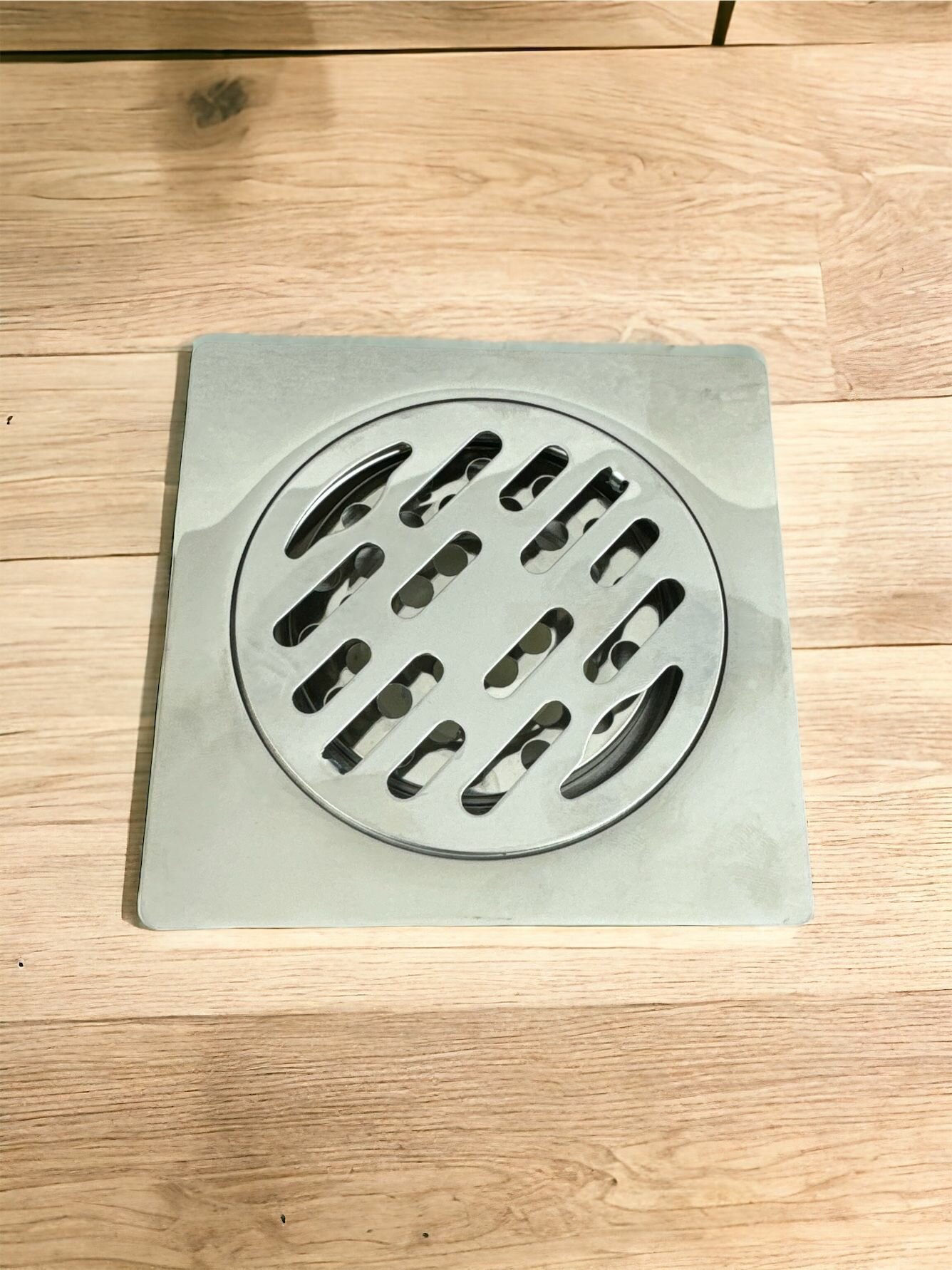 фото Трап душевой, 100х100 мм, вертикальный, с сеткой для задержки волос, нержавеющая сталь, хром