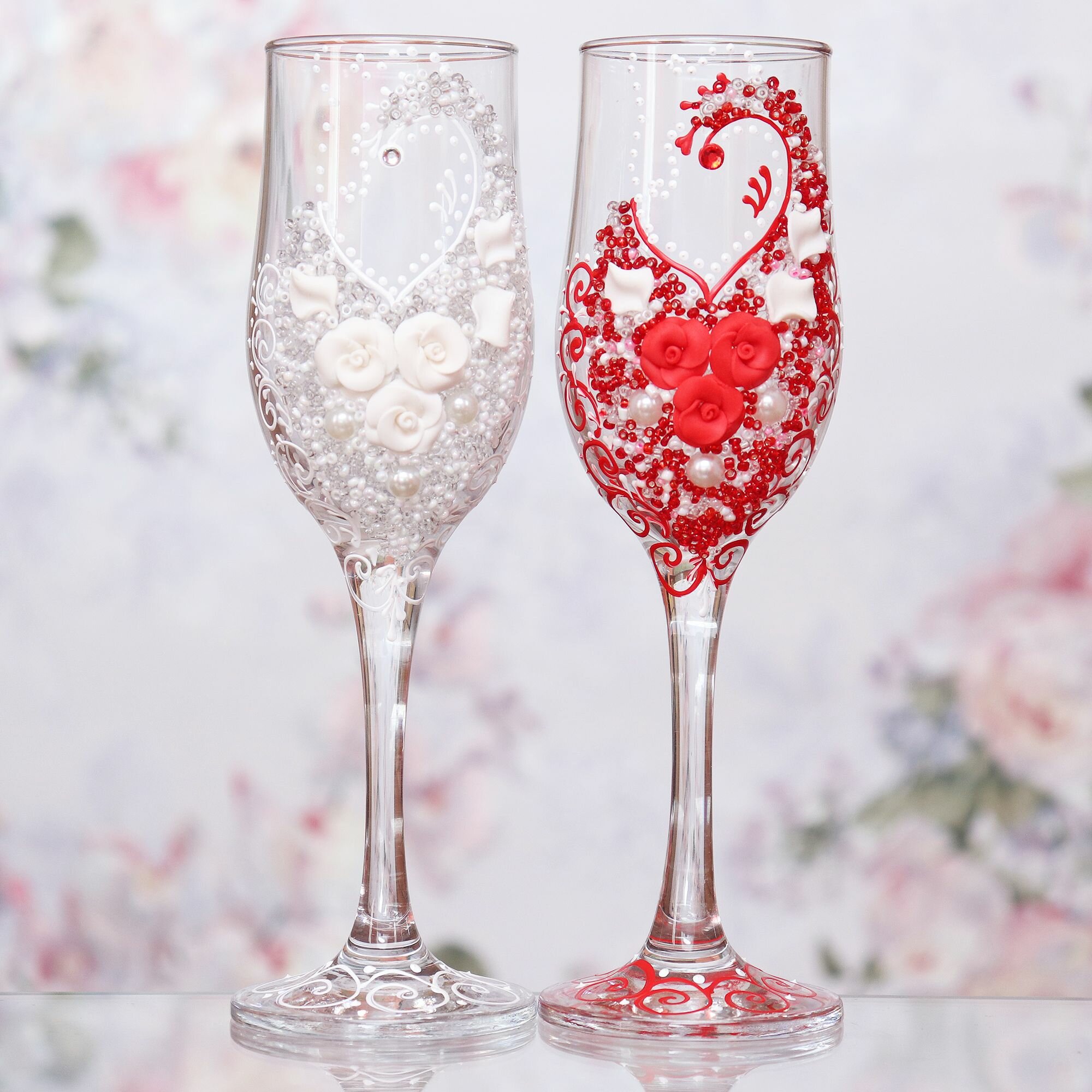 Свадебные бокалы для шампанского "Сердце Бело Красное" Жениху и Невесте