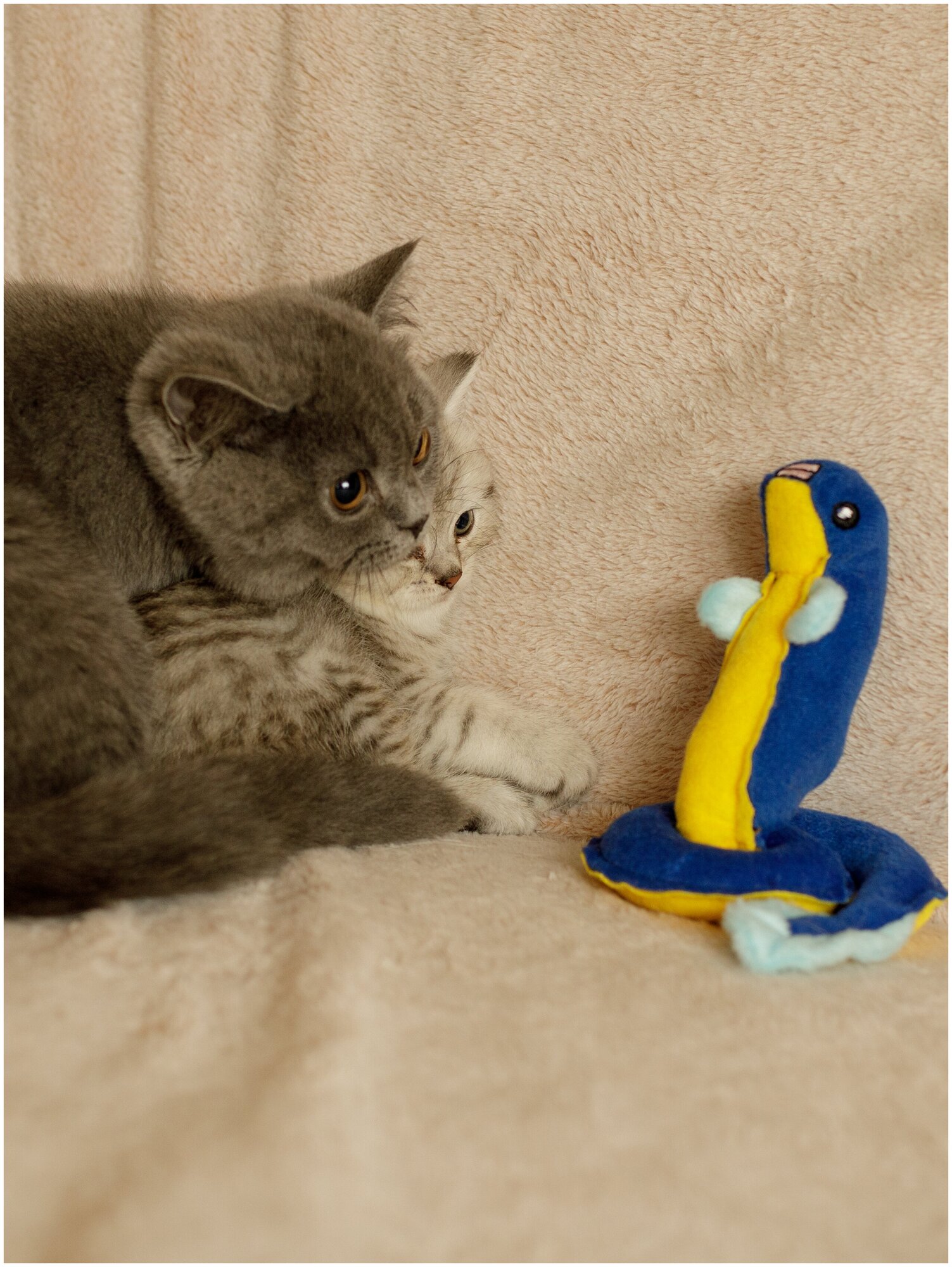 Игрушка для кошек Japan Premium Pet плюшевая, в виде змейки, с мататаби