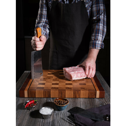 Большая торцевая разделочная доска SBwooD из массива дуба с вставками из красного дерева 45х35 см