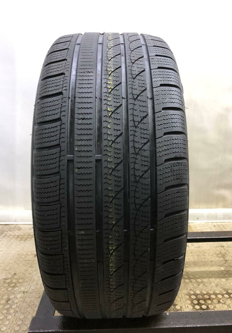 Minerva Ice Plus S210 235/45 R17 БУ Шины Зимние