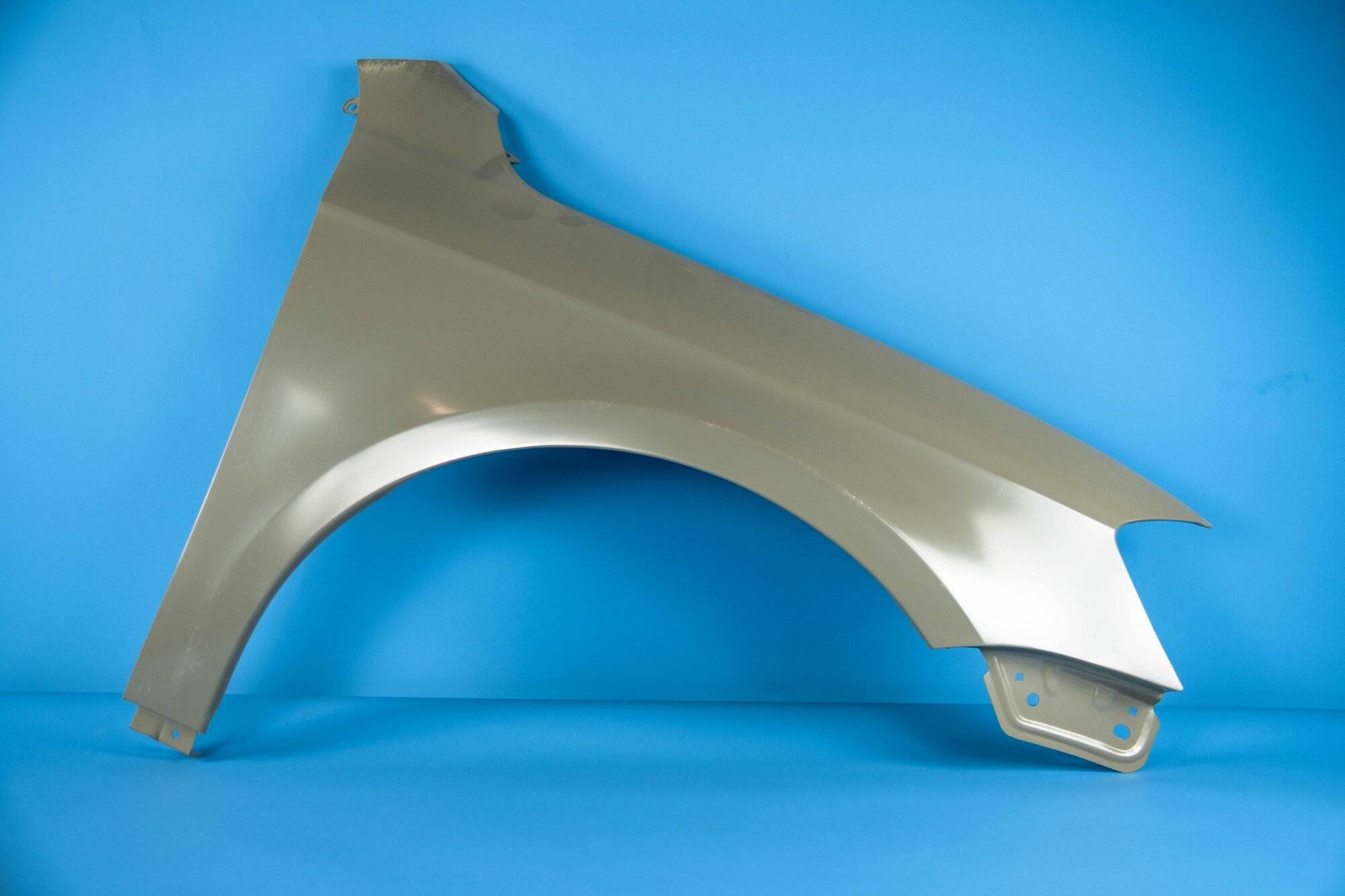 Крыло переднее правое Volkswagen Passat 7 2010-2015