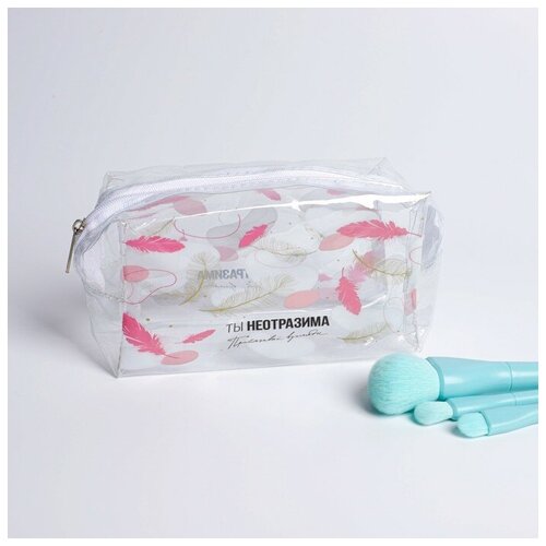 фото Косметичка бесцветный нет бренда