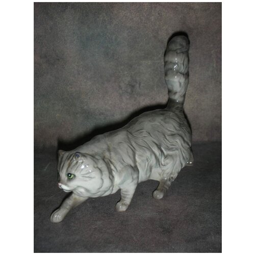 Статуэтка фарфор. Персидская кошка