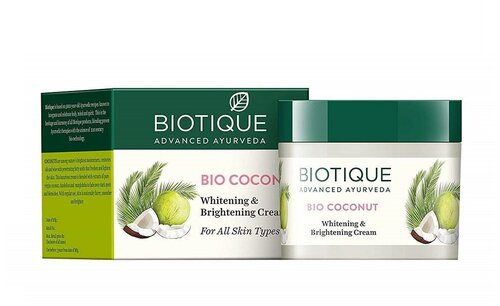 Отбеливающий и осветляющий крем для лица с кокосом (Coconut Whitening & Brightening Cream) Biotique, 50 г