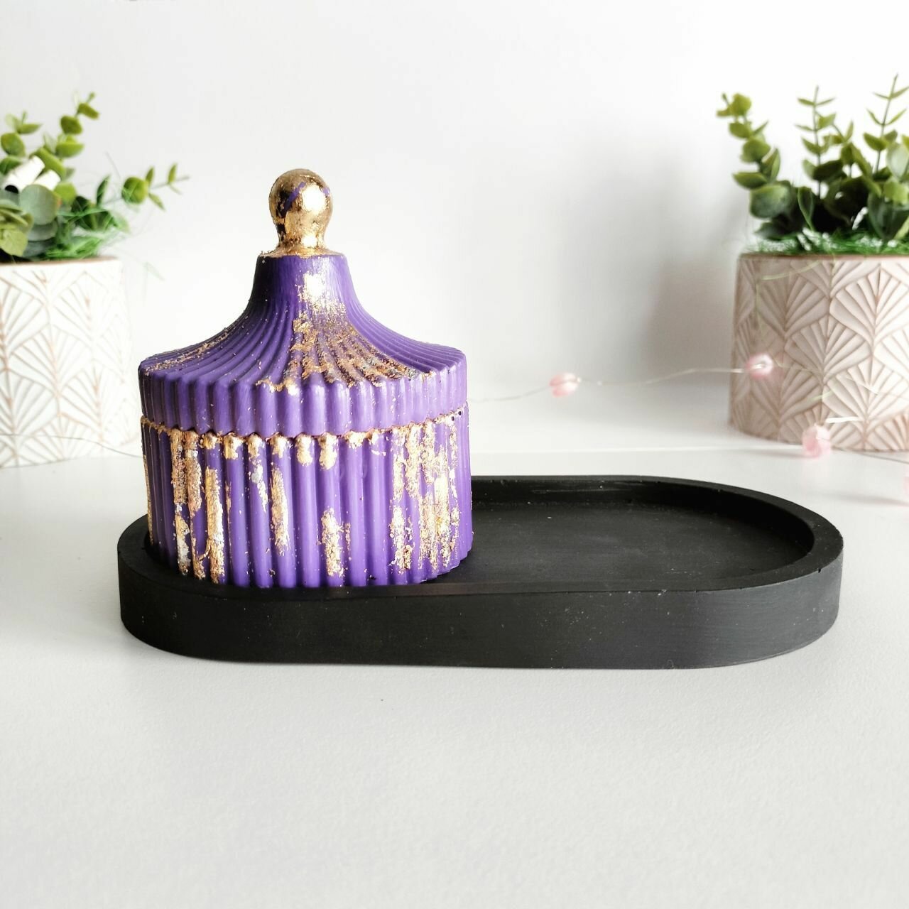 фото Украшение настольное интерьерное, шкатулка из гипса, поднос овальный, фиолетовый