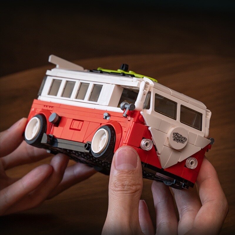 Конструктор модель автомобиля "Power Block Volkswagen T1 Van" 407 деталей, пластик ABS, красный , 1:32, защитный бокс — фото 1