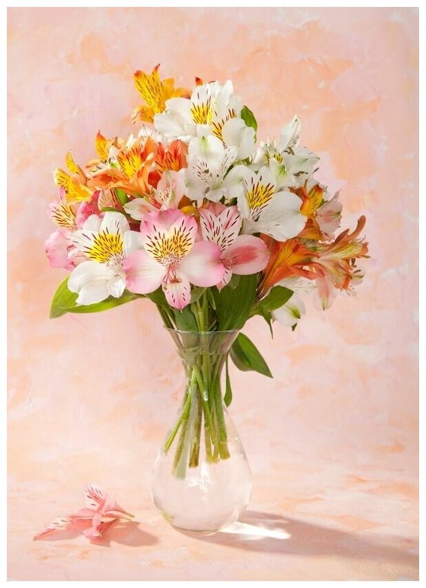 Постер на холсте Букет цветов в прозрачной вазе (Bouquet of flowers in a clear vase) №2 50см. x 70см.