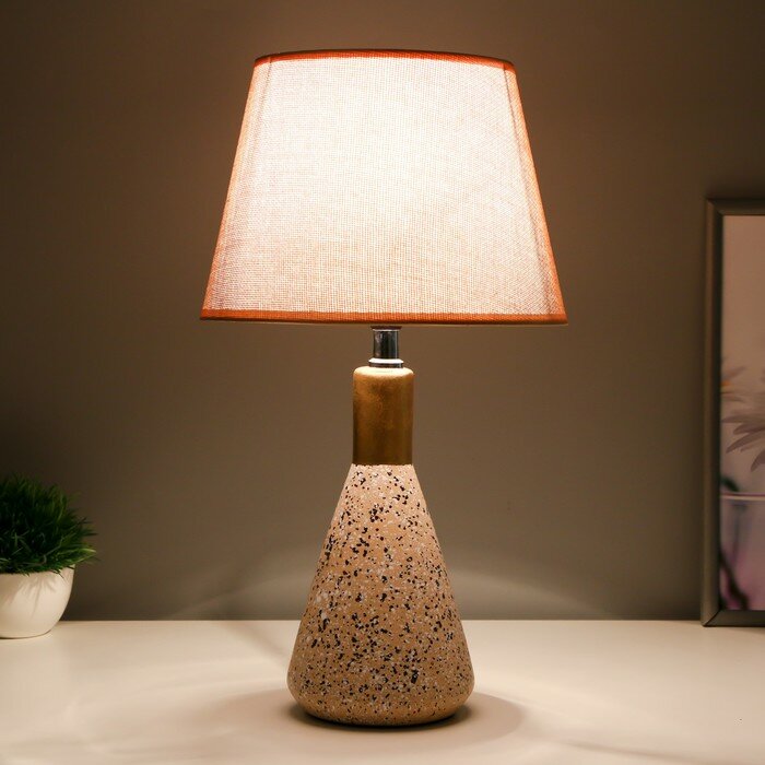 Настольная лампа "Леона" Е14 40Вт бежево-золотой 23х23х41 см, 10229359