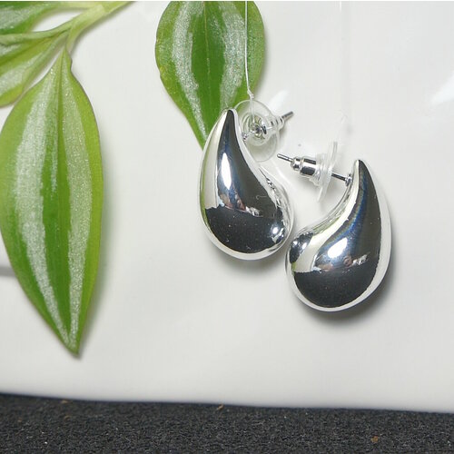 Серьги пусеты  Серьги пусеты капельки, размер 25 мм, серебряный