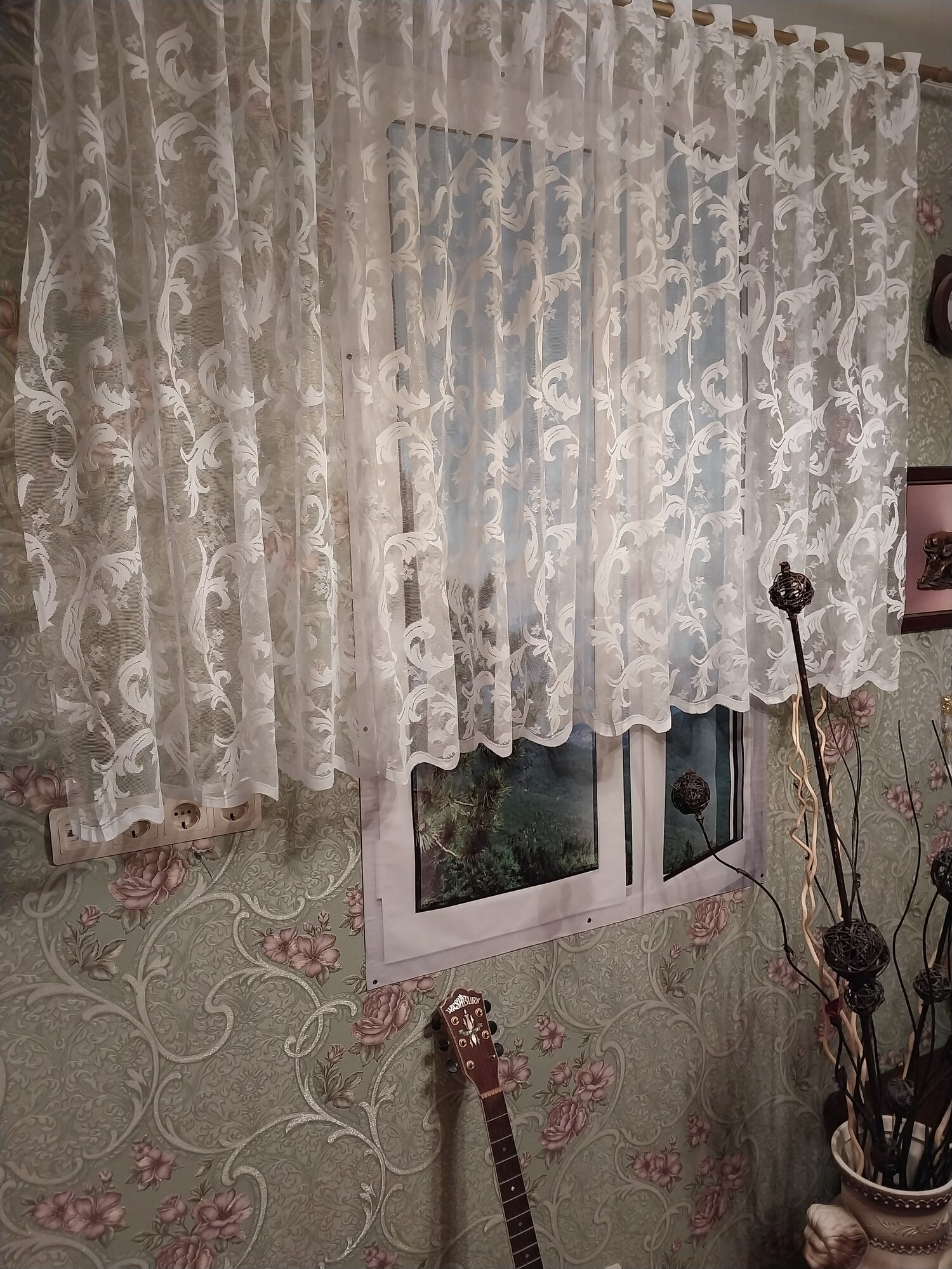 Тюль жаккардовый белый шир 150см , выс 90см низ кайма, верх отверстия, вздержка( идеально дача , лоджия , балкон , школа, детсад)) — фото 1