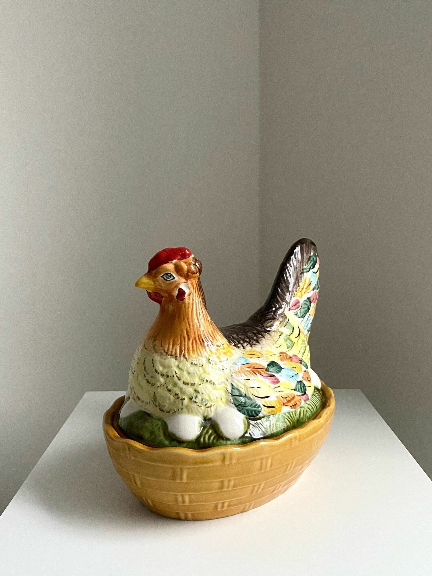 Масленка "Курица-наседка" Керамика. Германия. Кракелюр. Длина: 22 см. Высота: 19 см. 20 век.
