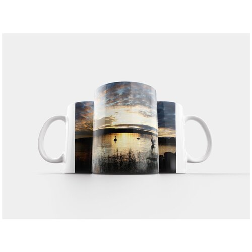 фото Кружка "лебеди, озеро, заход солнца" 320 мл lotsprints