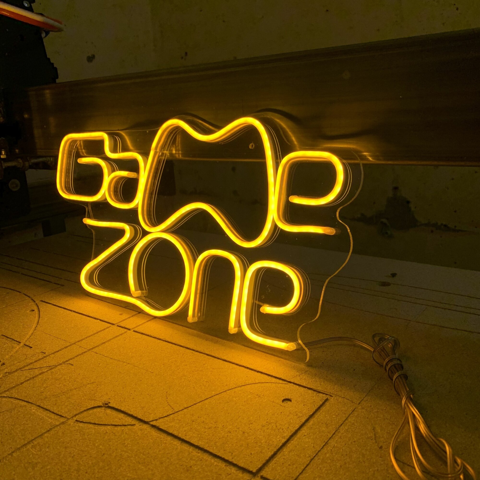 Неоновая вывеска светильник декоративный GAME ZONE 43х22 см.