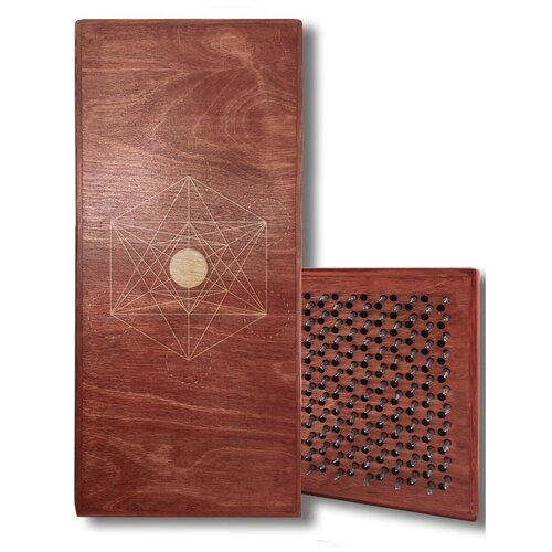 фото Доска садху красная геометрия - 3, размер 31x14, шаг гвоздей 10 мм чакра