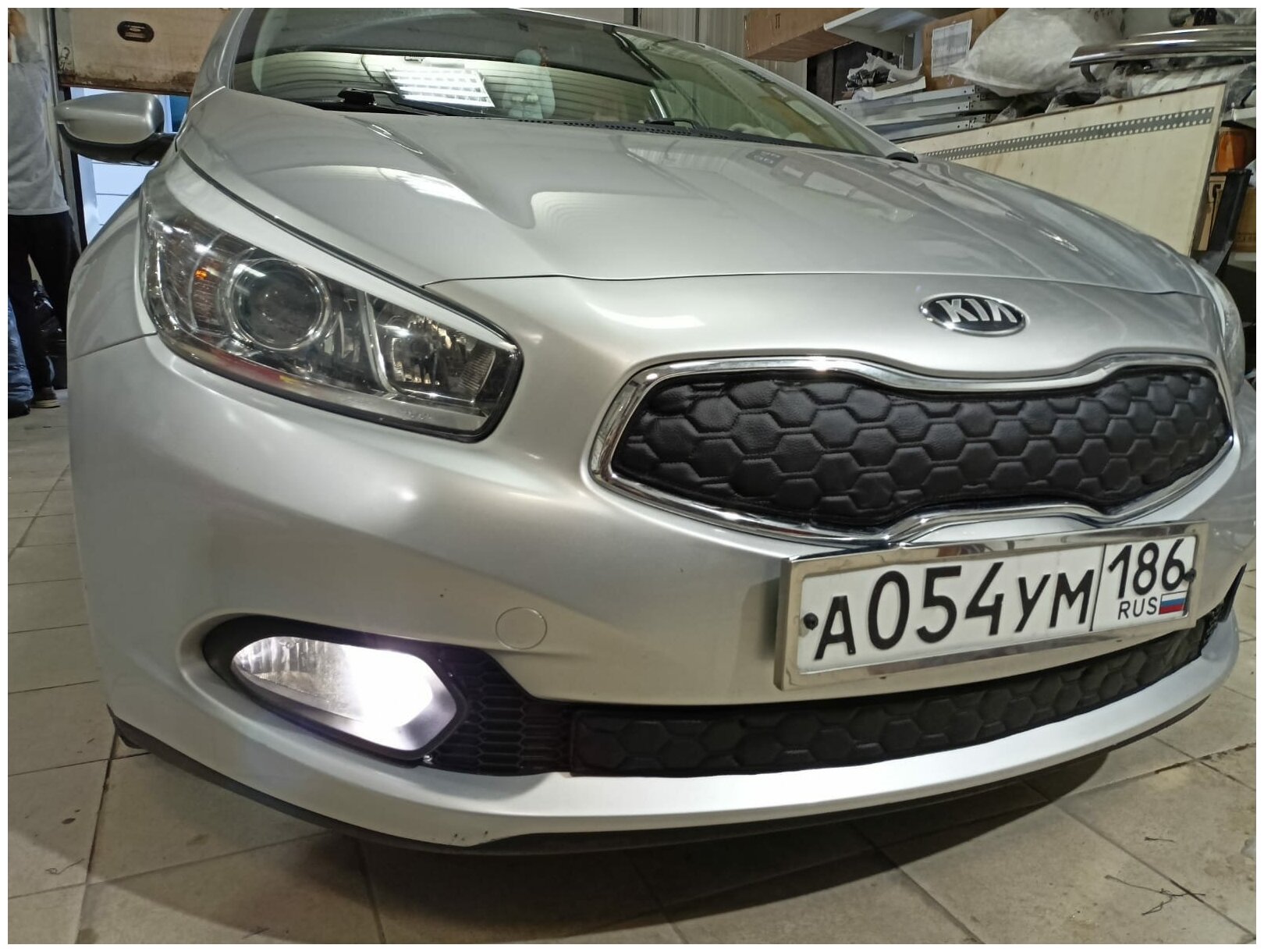 Утеплитель решетки радиатора зимний для Kia Cerato 2013-2016 дизайн соты комплект