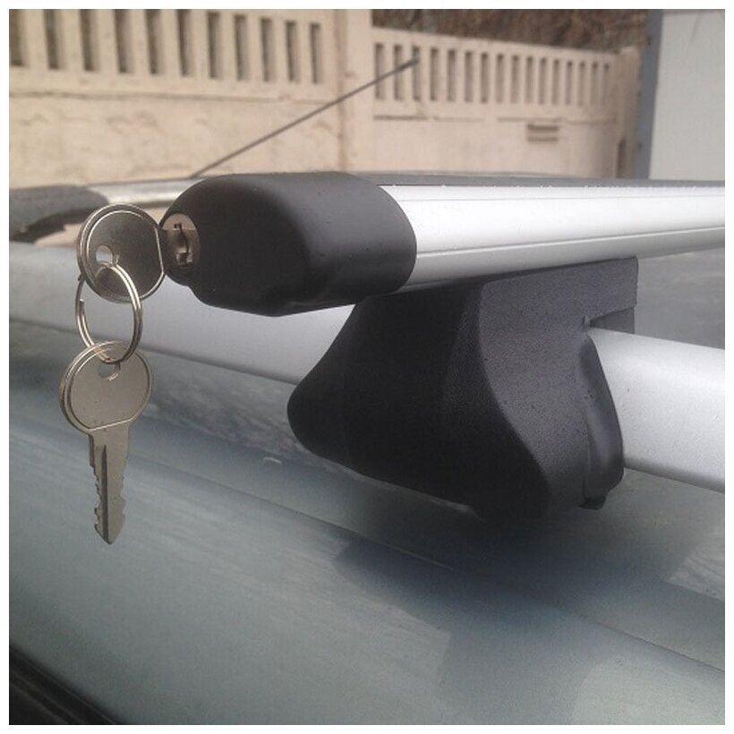 Багажник на рейлинги Inter Favorit для Lada Priora / Лада Приора универсал 2013-2015, аэродинамические дуги 120 с замками