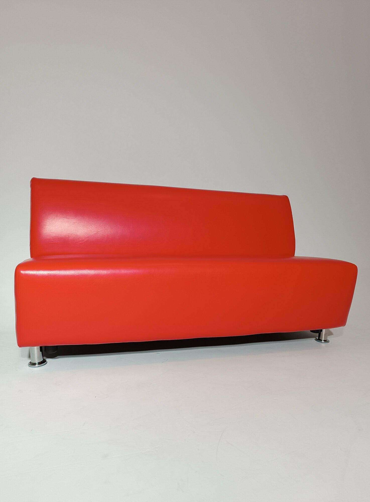 фото Диван офисный Вегас 1500, механизм Нераскладной, 150х67х77 см, красный глянцевый