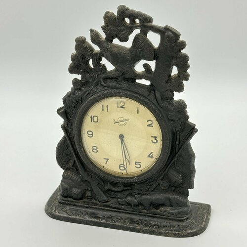 Часы настольные Охота на глухаря механизм Златоустовского часового завода 7101₽