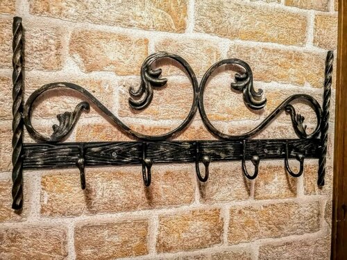 Изображение товара Вешалка настенная, небольшая, кованая