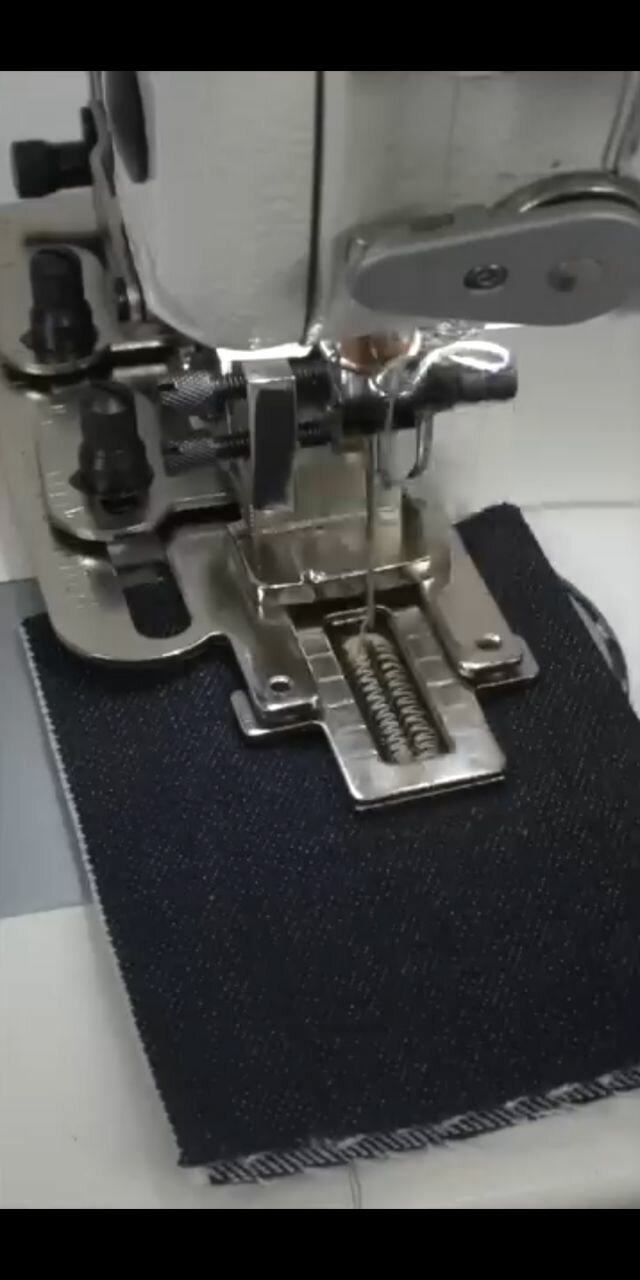 Акссесур для изготовления петли на промышленной прямострочной машине